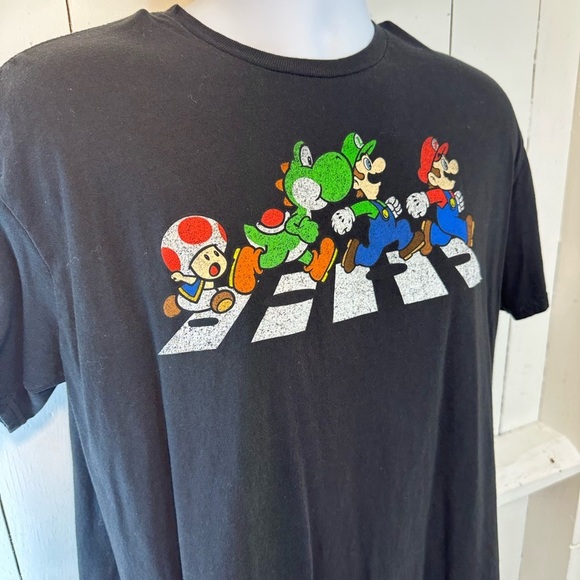 Super Mario Nintendo T-Shirt Men’s Black XL Abbey Road Beatles Spoof Luigi - Picture 4 of 9